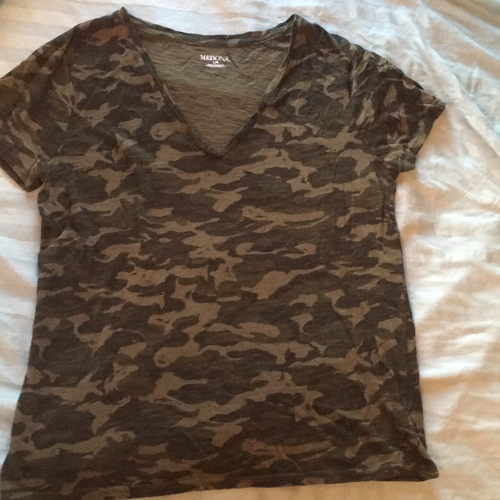 Merona camo Tee L